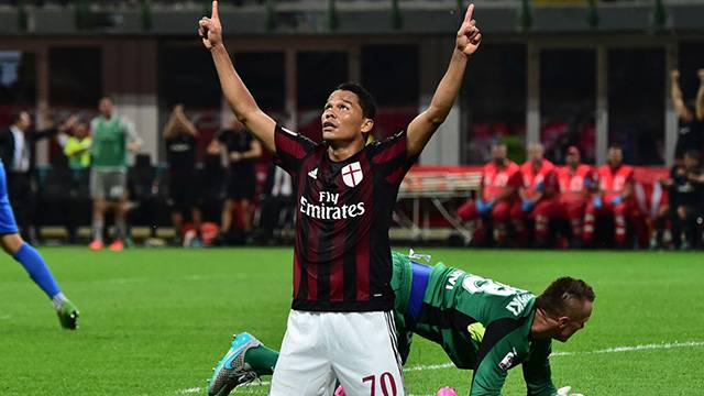 Carlos Bacca'nın menajerinden Galatasaray ve Beşiktaş itirafı
