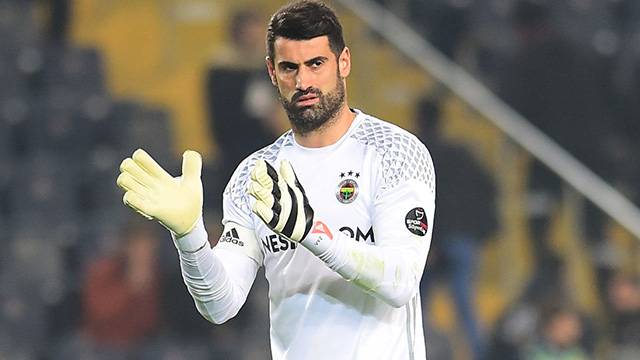 Fenerbahçe Volkan Demirel'le yeni sözleşme için anlaştı