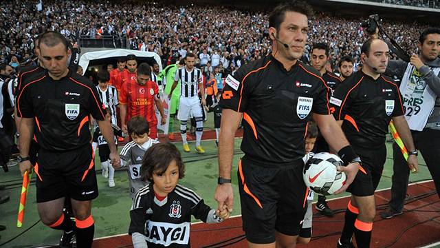 Beşiktaş-Atiker Konyaspor Süper Kupa maçını Fırat Aydınus yönetecek
