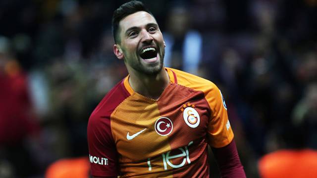 Sinan Gümüş Benfica'ya gidiyor