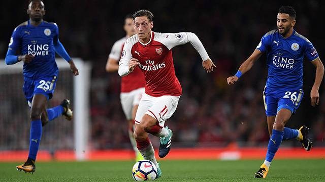 Barcelona'da Mesut Özil sesleri!