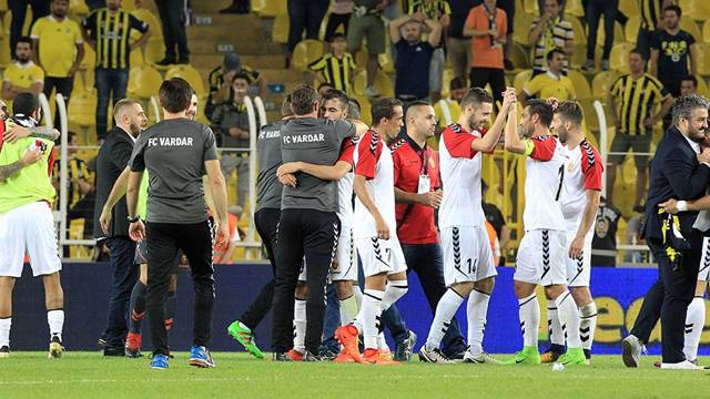 Makedon basını Vardar'ın Fenerbahçe'yi elemesine geniş yer verdi