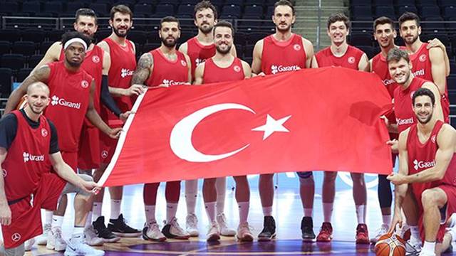 12 Dev Adam'ın kadrosu belli oldu! Bobby Dixon şoku