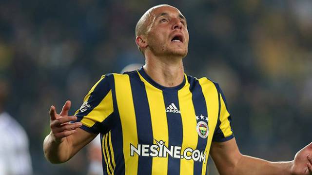 Aatif Chahechouhe Fenerbahçe'den ayrılıyor