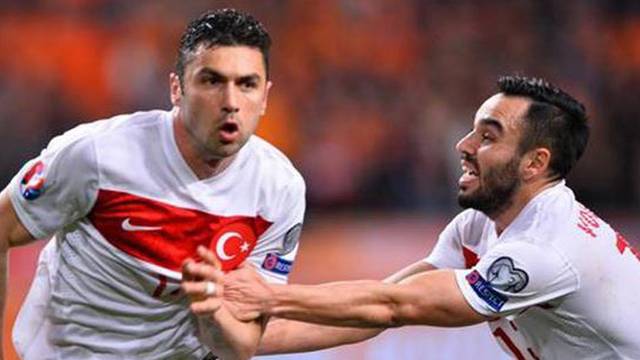 Burak Yılmaz, Volkan Şen'e kefil oldu