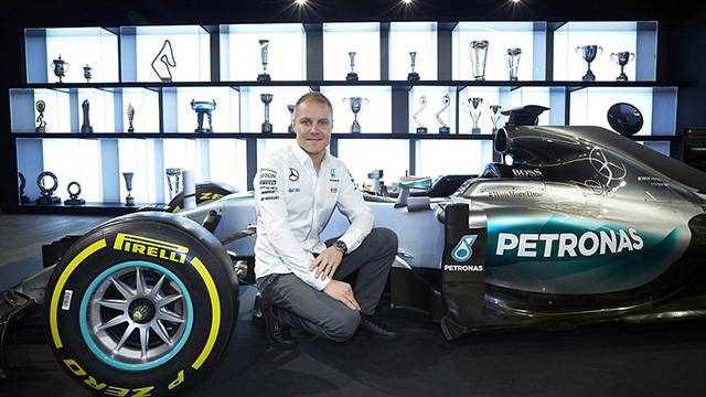 Mercedes Valtteri Bottas'ın sözleşmesini 1 yıl uzattı