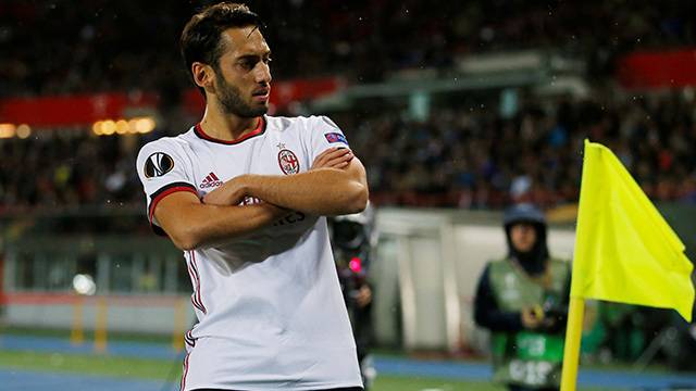 Hakan Çalhanoğlu 1 gol, 2 asistle yıldızlaştı