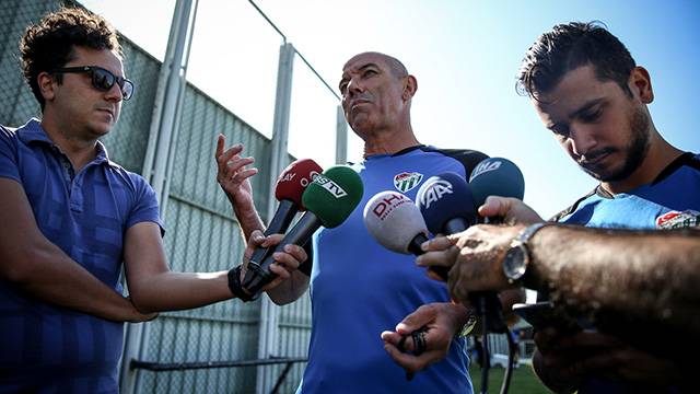Paul Le Guen: 'Gomis'e dikkat etmeliyiz'