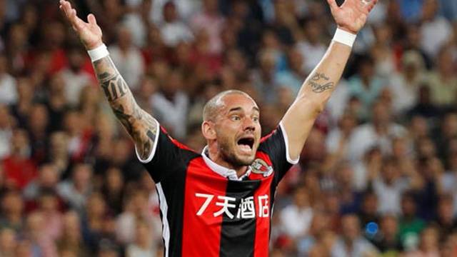 Wesley Sneijder'e büyük şok