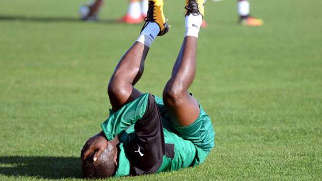 Bursaspor'da Badu sakatlandı ve antremanı yarıda bıraktı