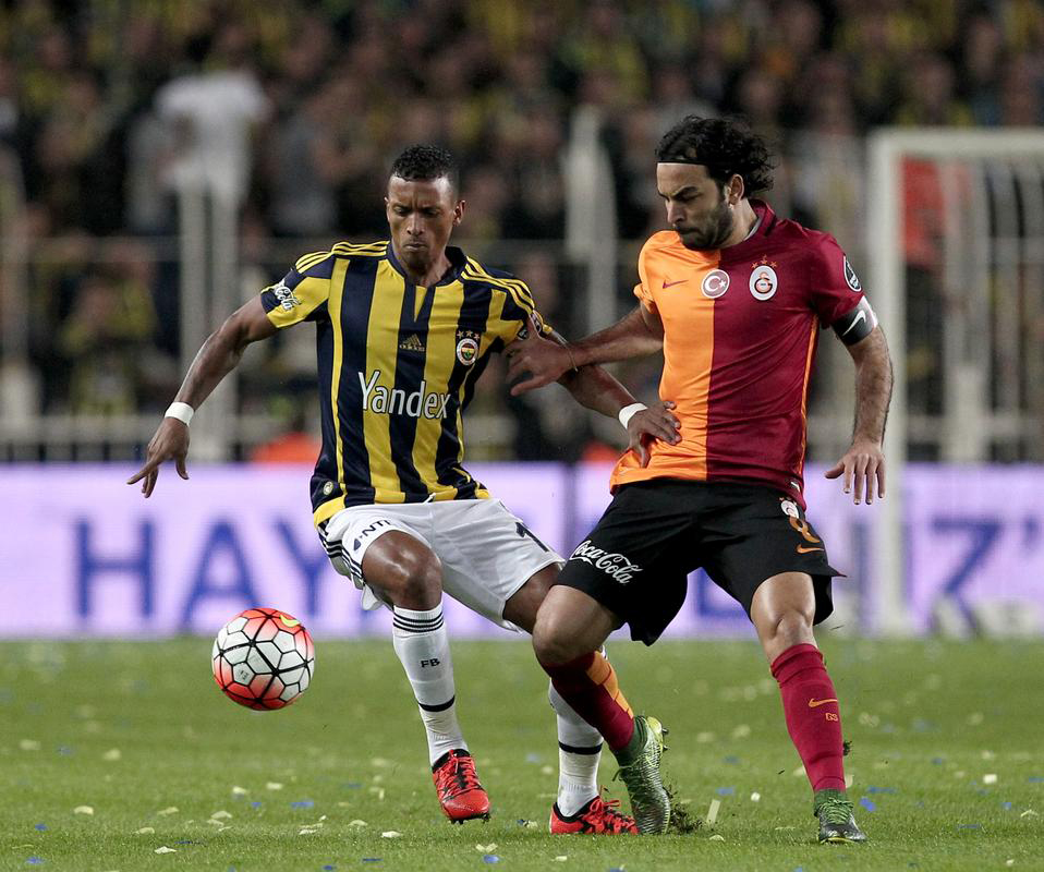 Fenerbahçe - Galatasaray derbisinden kareler