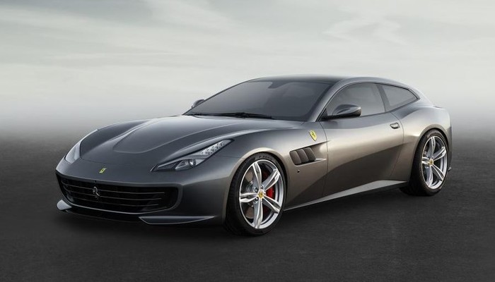 690 beygirlik yeni Ferrari